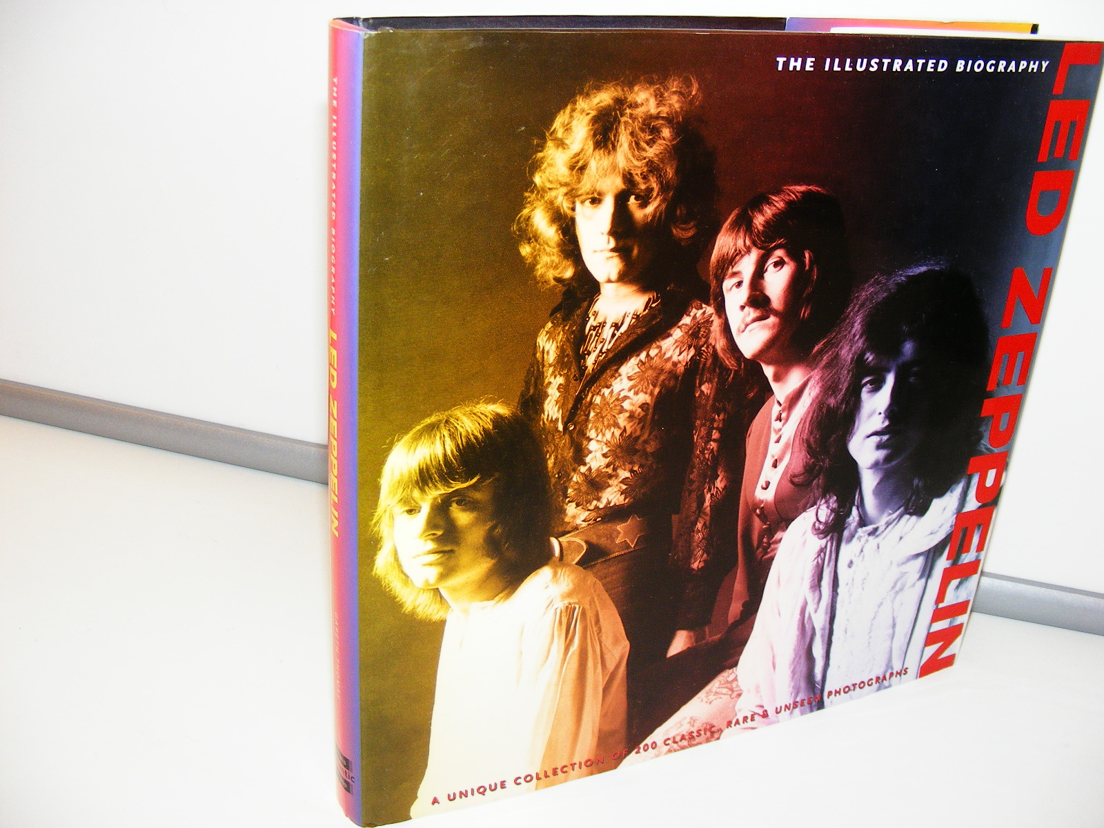 Led Zeppelin The Illustrated Biography By Gareth Thomas