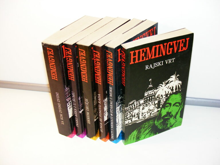 ERNEST HEMINGVEJ