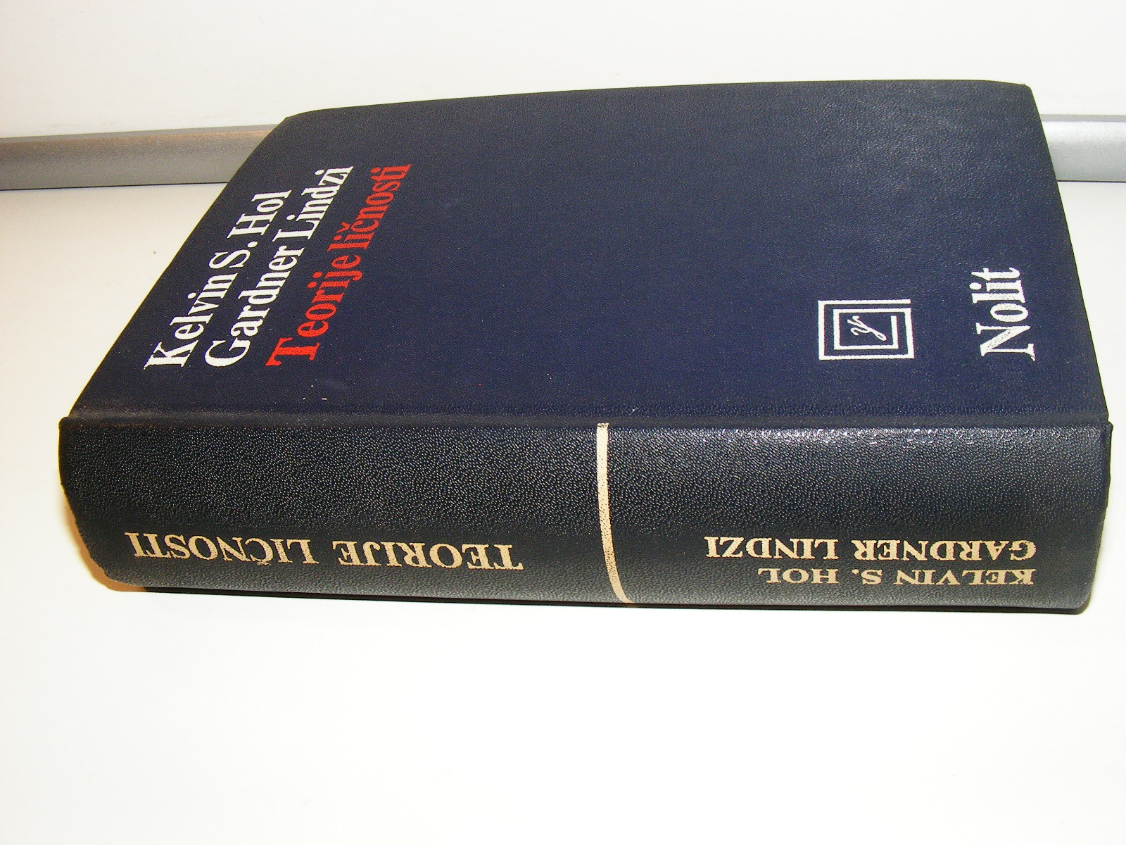 TEORIJE LIČNOSTI Kelvin S.Hol-Gardner Lindzi